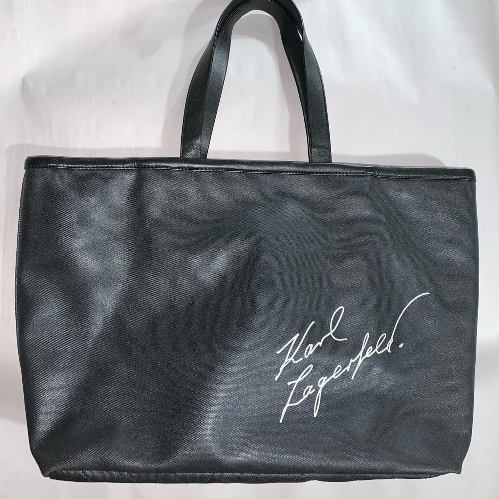 authentic CHANEL ltd edition Totebag RARE - Picture 8 of 13